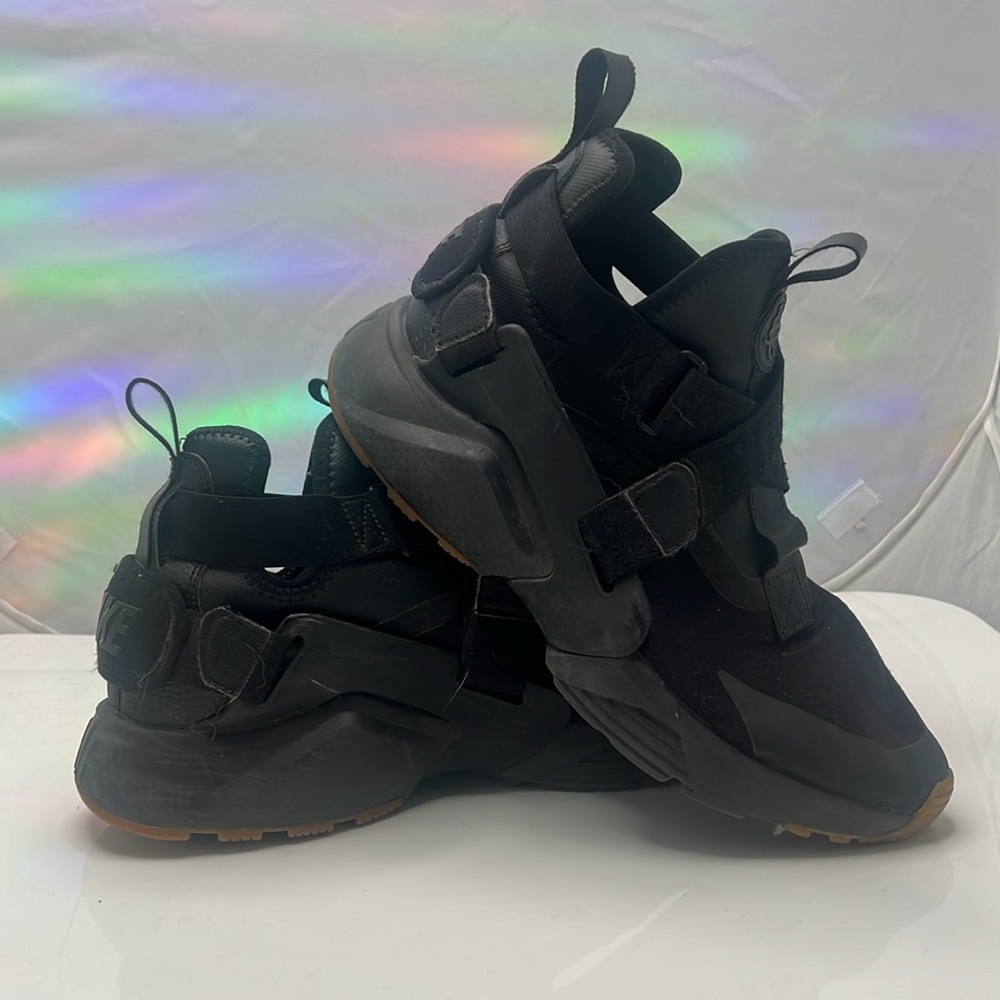 Nike Air Huarache women’s size 9.5 black